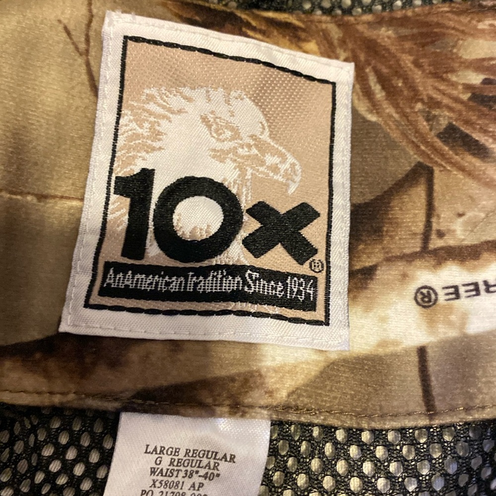 Men’s 10X hunting pants, sz. L, preowned excellent condition. Zip ankle, pockets